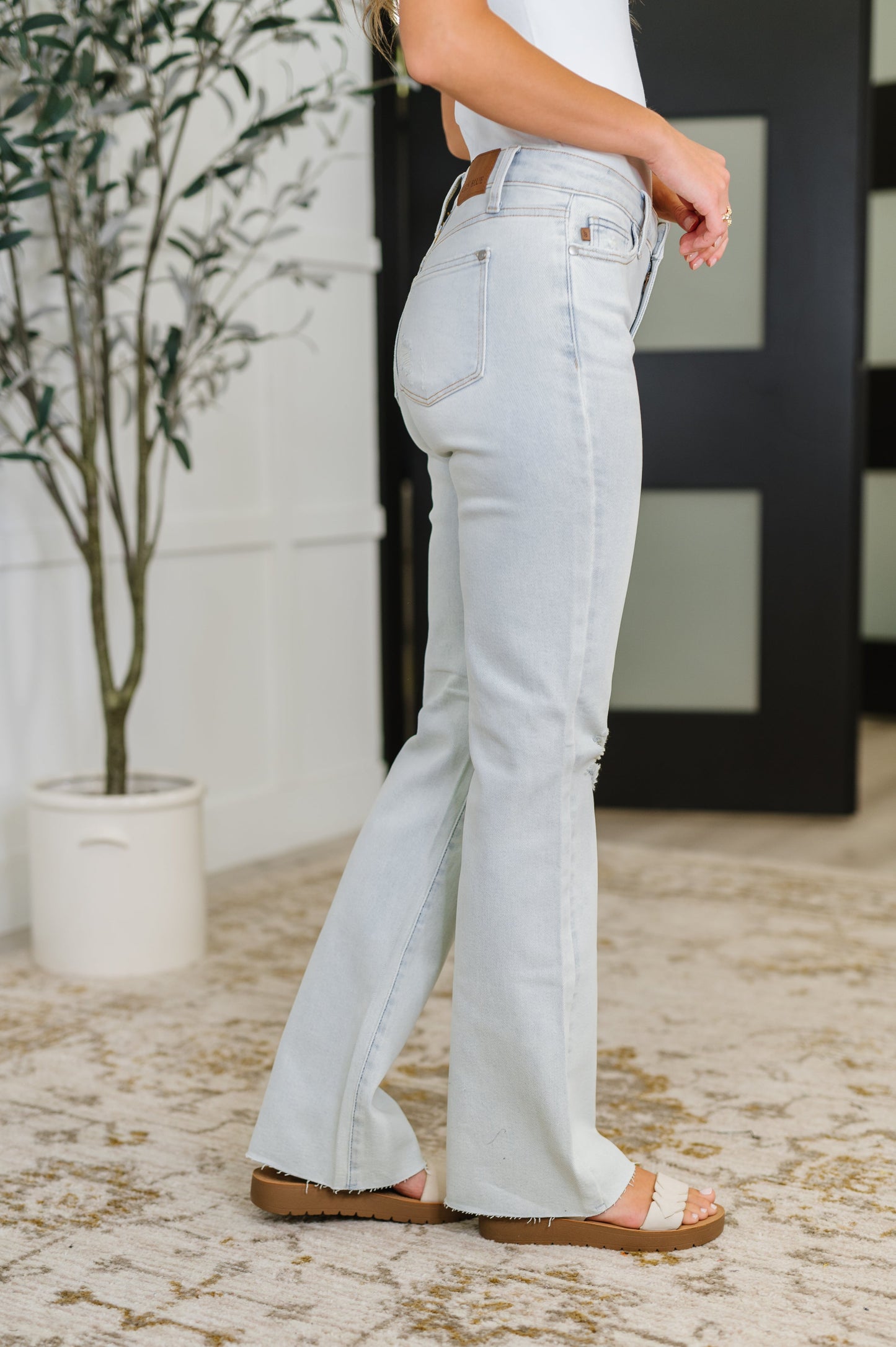 JUDY BLUE Alyse Mid Rise Fray Hem Bootcut Jeans
