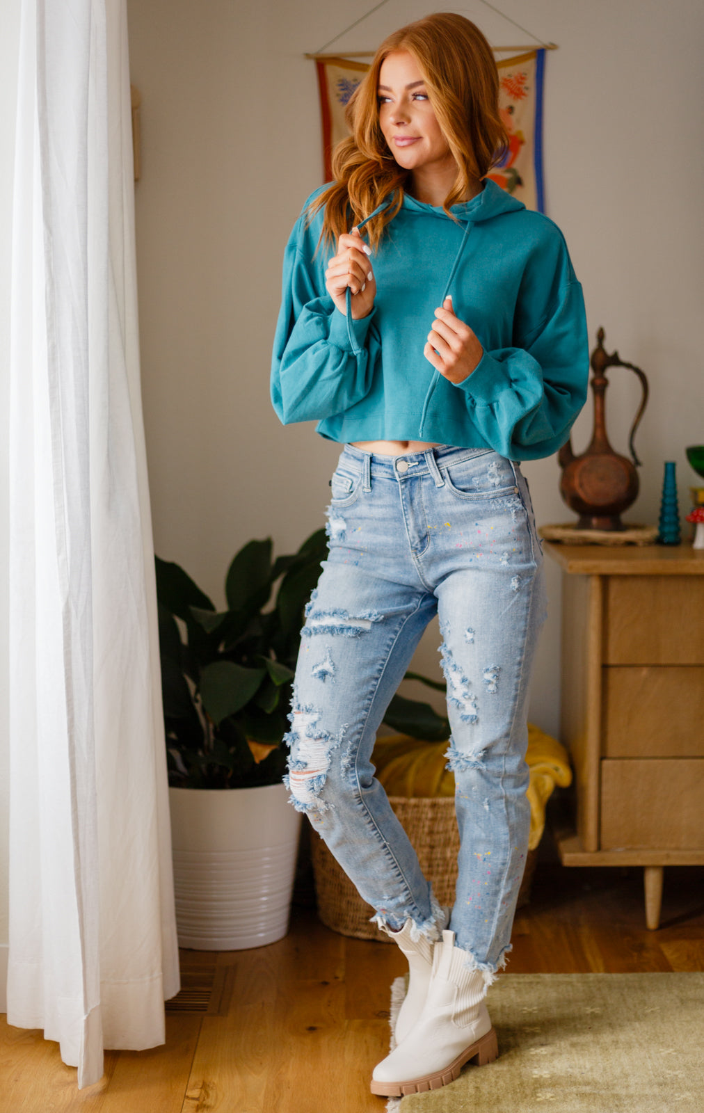Hanging Out Cropped Hoodie, Teal
