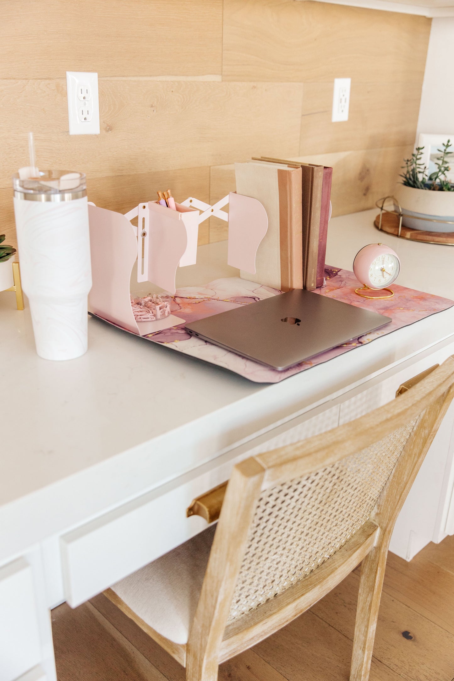 Boss Babe Expanding Desk Organizer, Pink