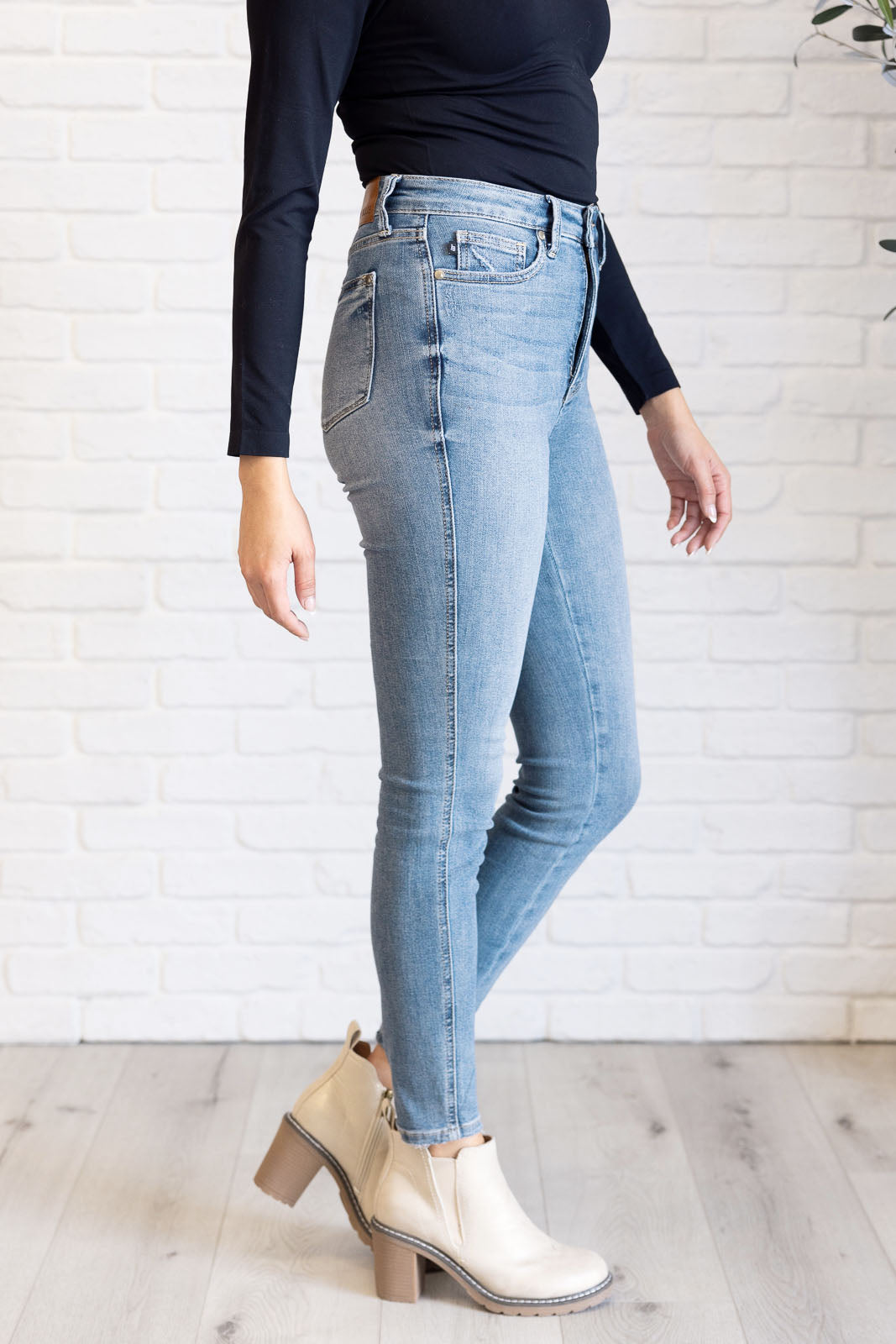 JUDY BLUE Justine High Rise Tummy Control Contrast Wash Skinny Jeans