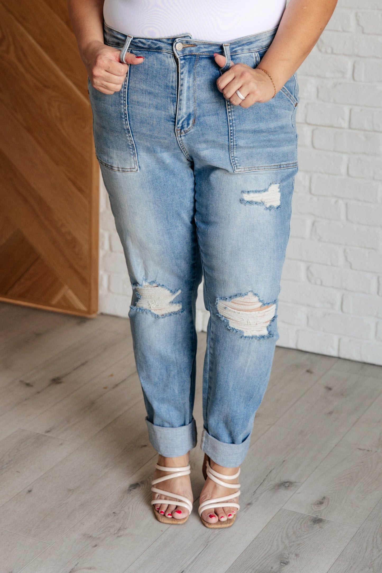 JUDY BLUE Aiden High Rise Distressed Boyfriend Jeans