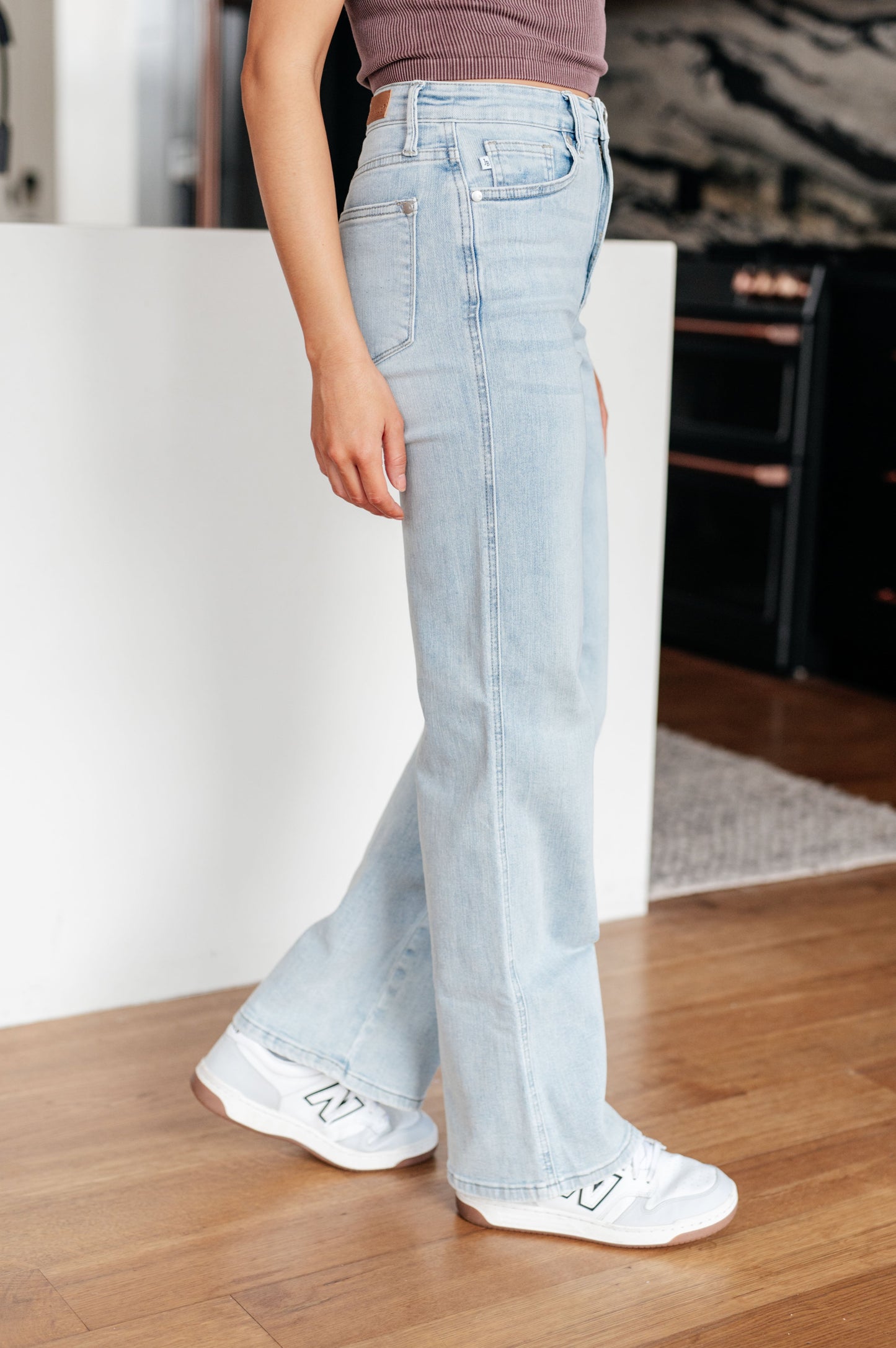 JUDY BLUE Brooke Tummy Control Vintage Wash Straight Jeans