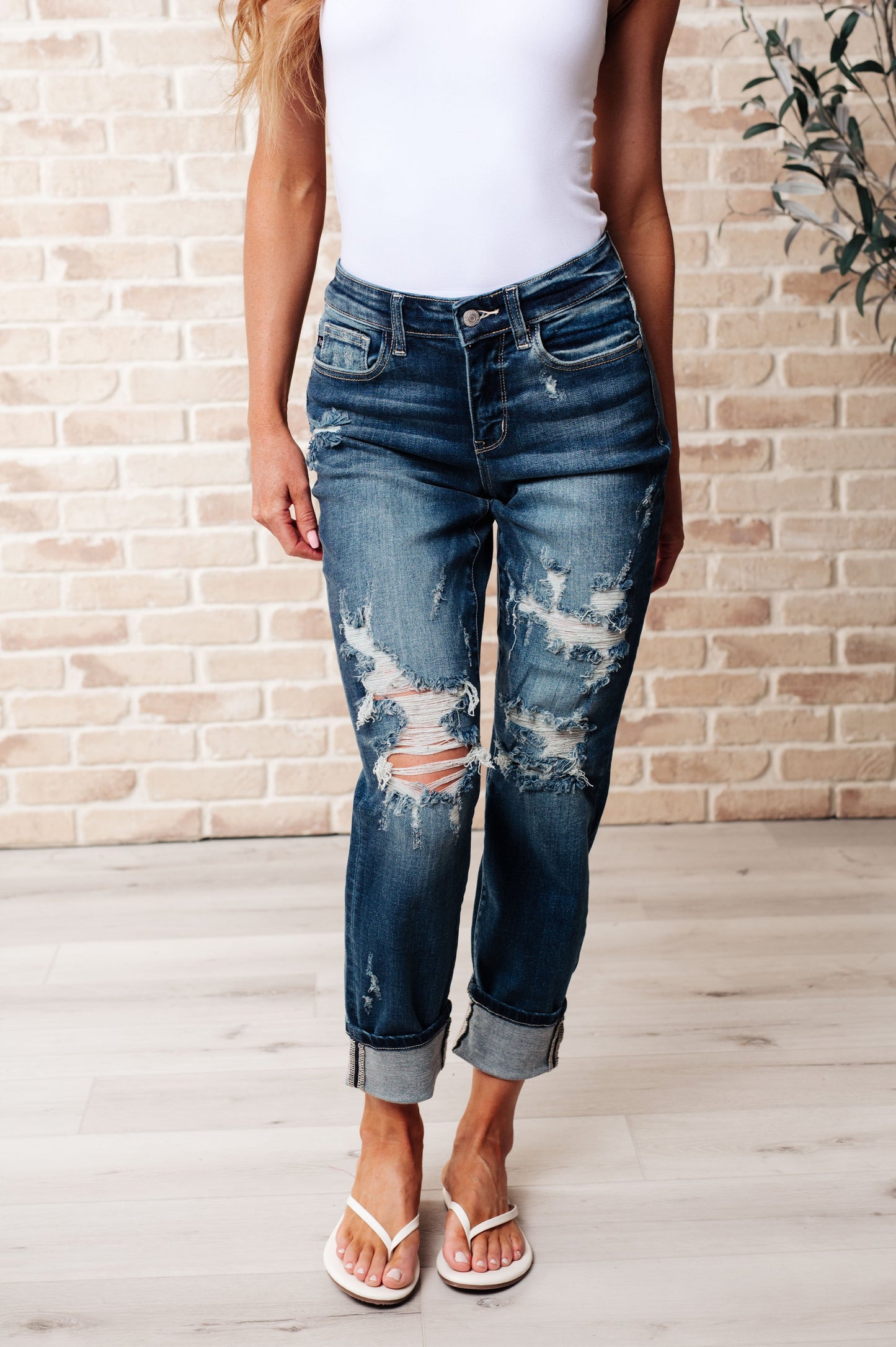 JUDY BLUE Danny Mid Rise Cuffed Destroy Boyfriend Jeans