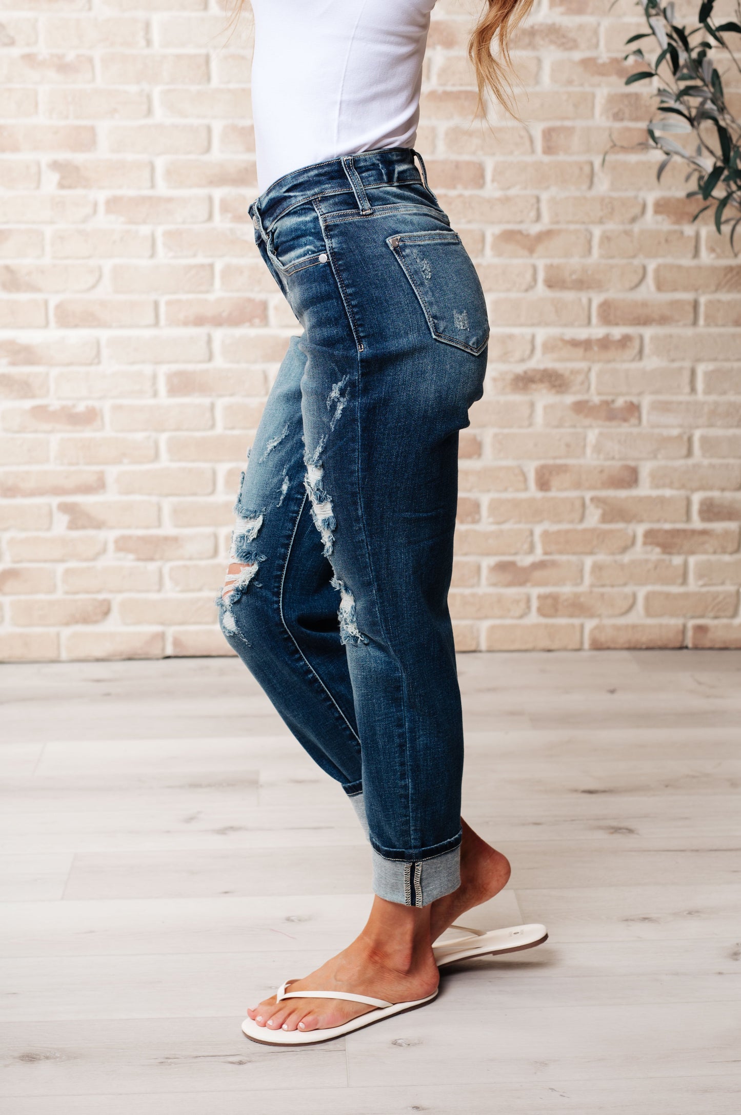 JUDY BLUE Danny Mid Rise Cuffed Destroy Boyfriend Jeans