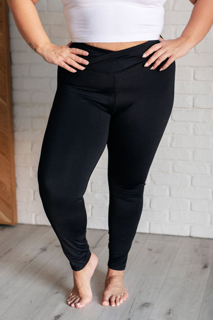 Performance Knit V-Waistband Leggings