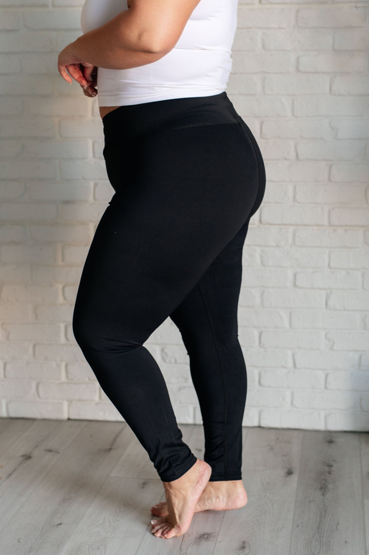 Performance Knit V-Waistband Leggings