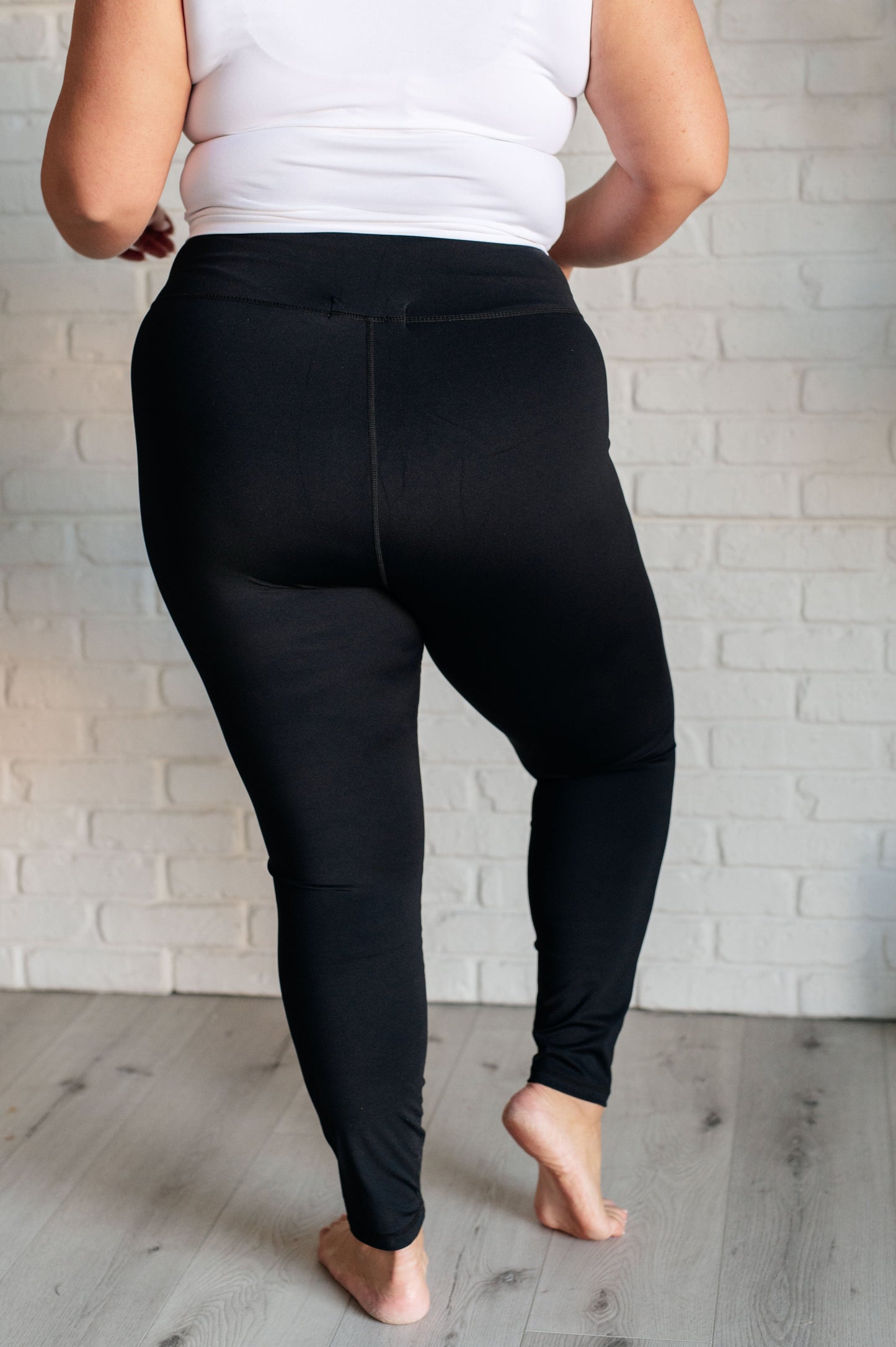 Performance Knit V-Waistband Leggings