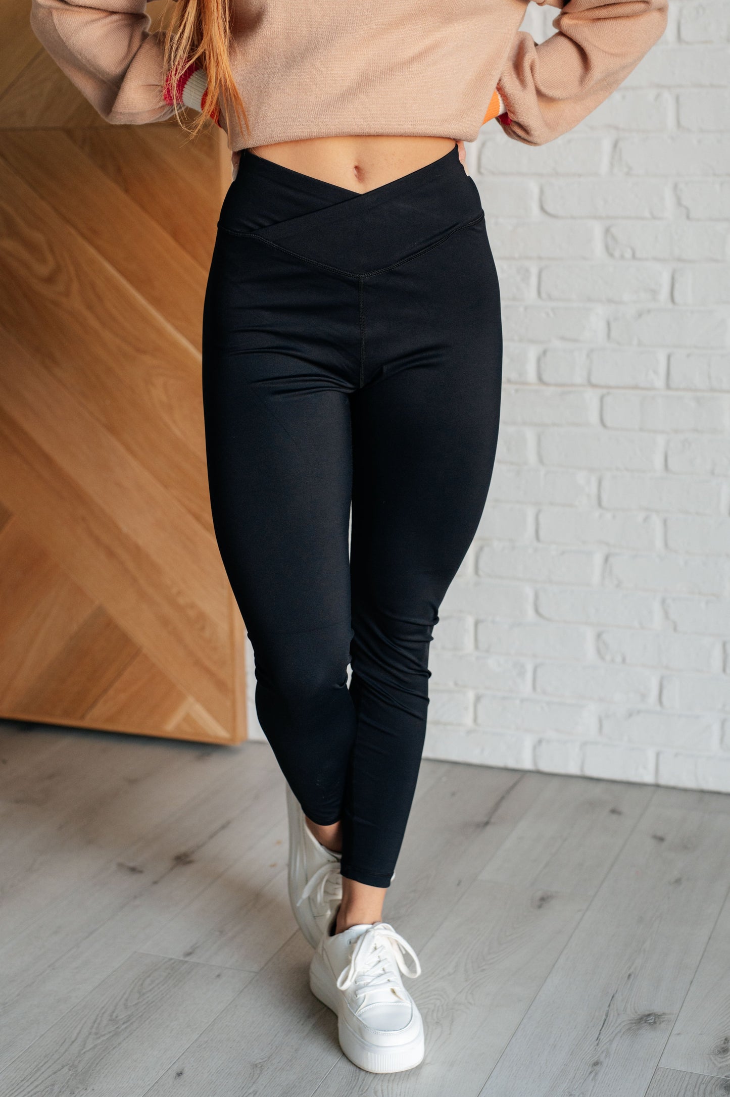 Performance Knit V-Waistband Leggings