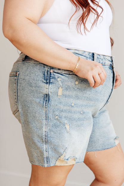 JUDY BLUE Cindy Mineral Wash Distressed Boyfriend Shorts