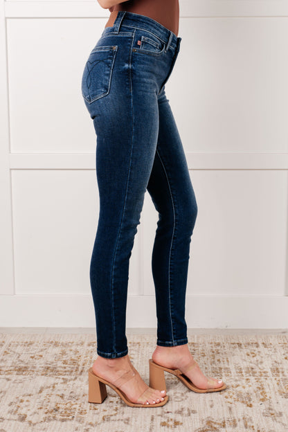 JUDY BLUE Skylar Mid Rise THERMAL Vintage Skinny Jeans