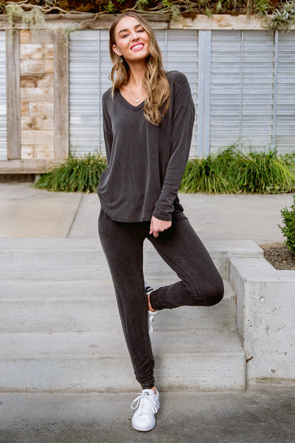 Essential Lounge Top In Black Lava