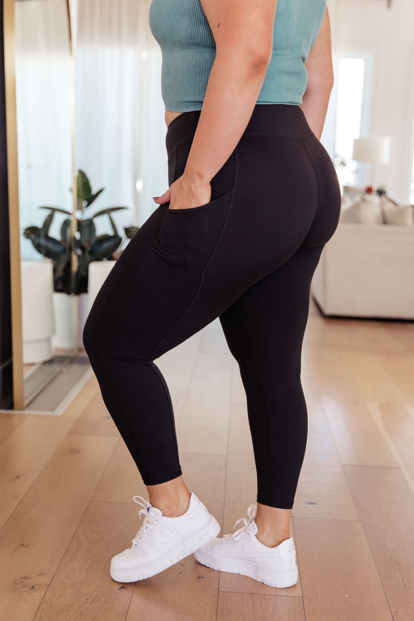 Keep It Moving Buttery Soft Pocket Leggings