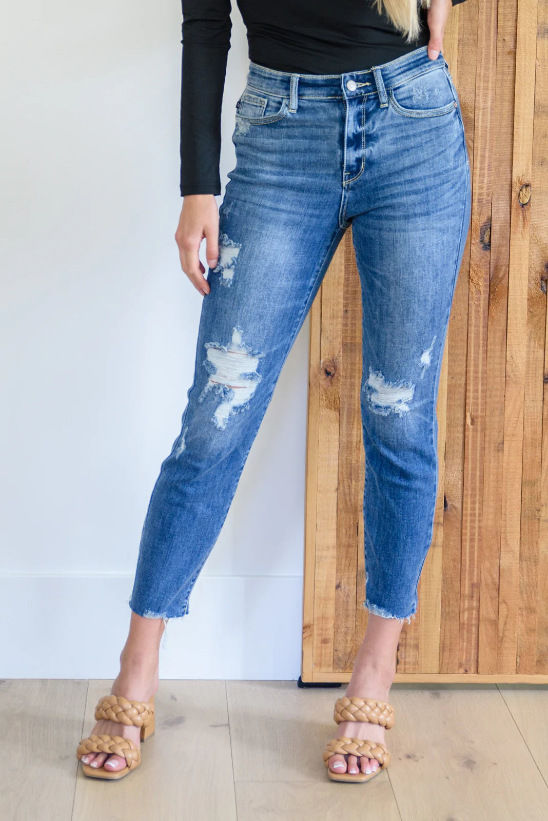 JUDY BLUE Kyla Destroyed Relaxed Fit Jeans